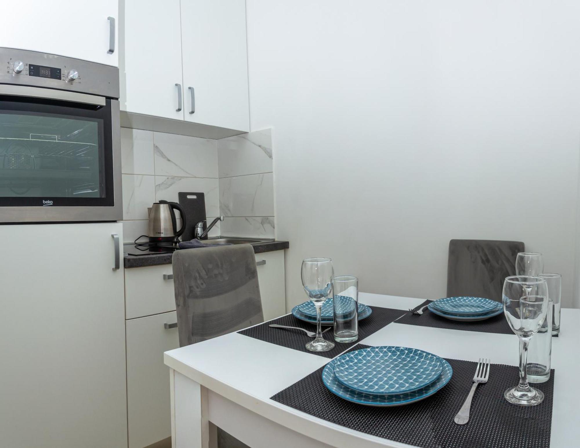Апартаменты One-bedroom In The Center Of On A Quiet Street 5 Minutes To The *