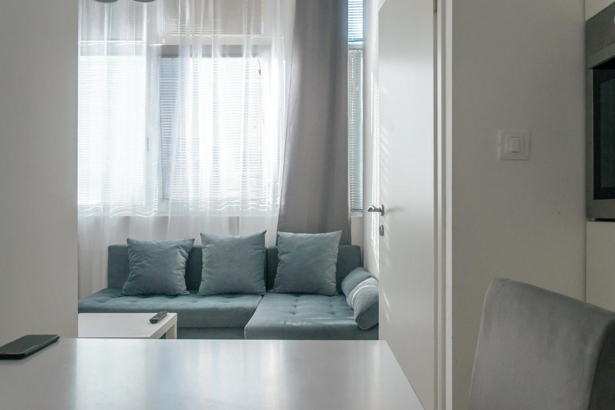One-bedroom In The Center Of On A Quiet Street 5 Minutes To The Апартаменты Будва